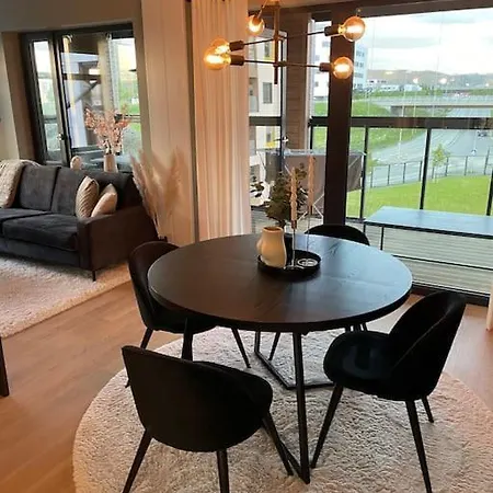 Leilighet Med Utsikt Og Direkte Buss Til Sentrum! Appartement *